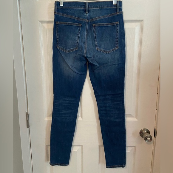 GAP medium wash high waisted skinny jeans, size 6. - Picture 3 of 3
